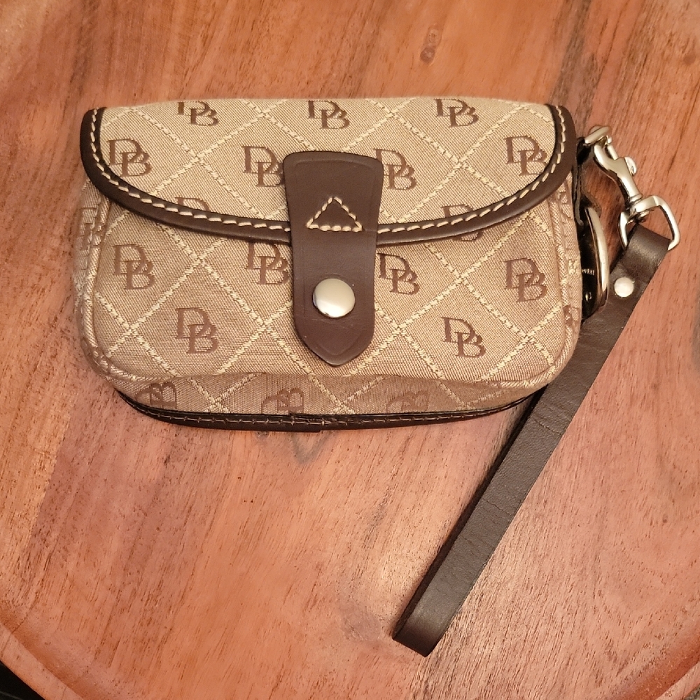 Dooney & Bourke
